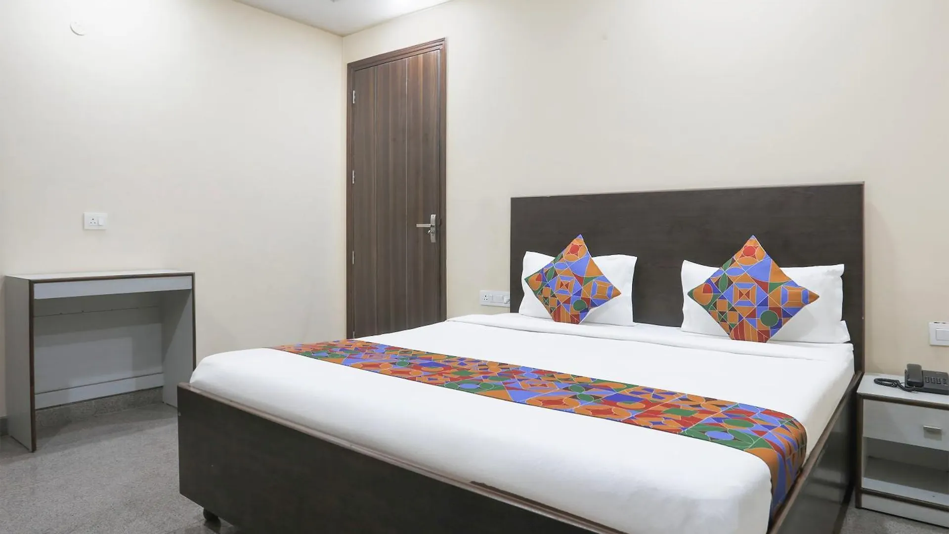 Fabhotel Bliss Premium Gurgaon 3*,